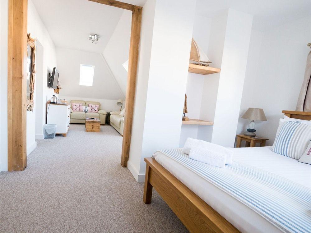 Southern Breeze Lodge - Adults Only Bournemouth Exterior photo